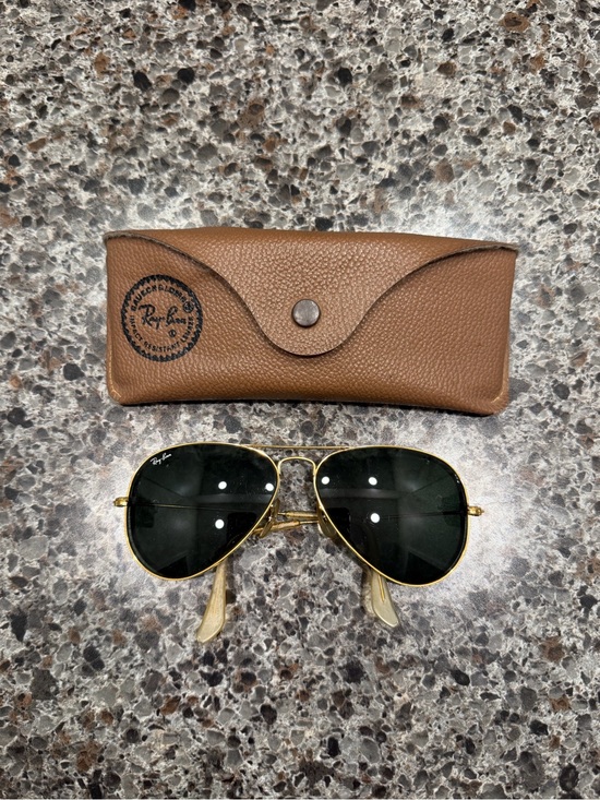 Ray-Ban Other - Vintage Ray-Ban Classic Aviator Sunglasses in Gold